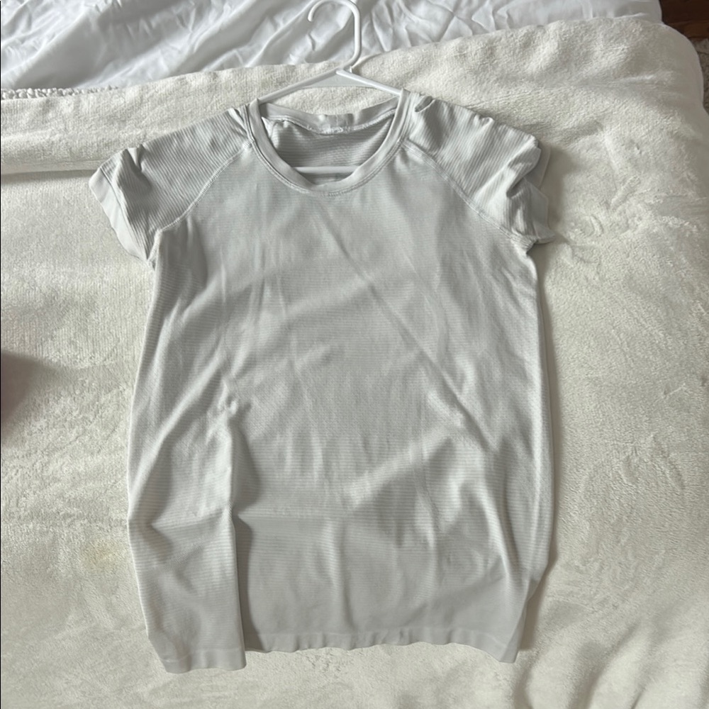 Women's White Short Sleeve Top